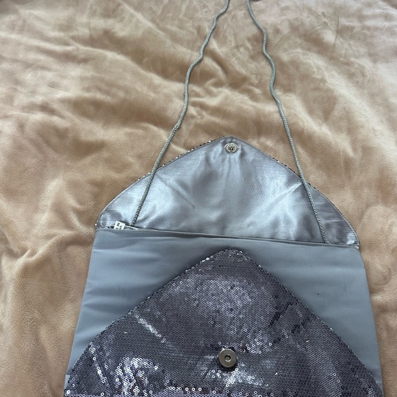 Elegant Silver Sequin Vintage Clutch Purse - Picture 3 of 6